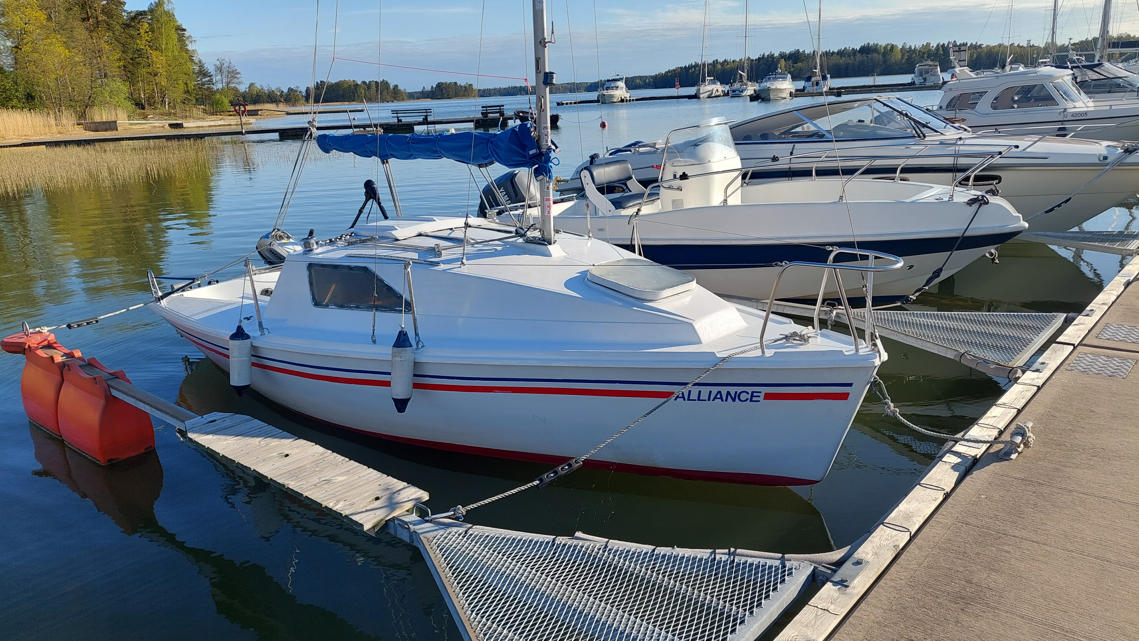 Centerboard yacht micro